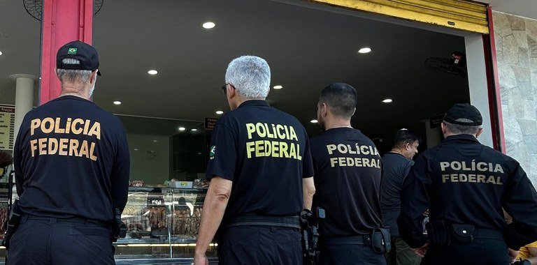 PF apoia MTE em fiscalização de estabelecimentos comerciais em Barcarena/PA